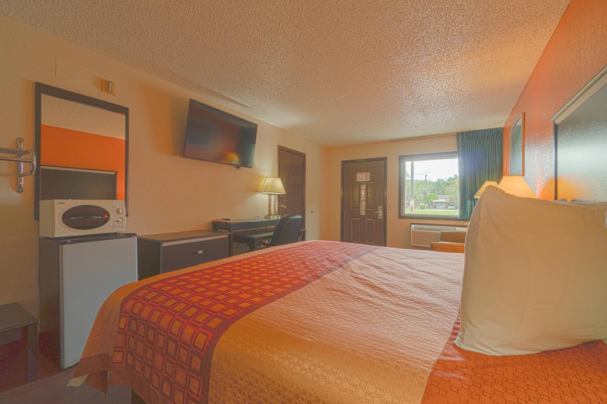 Regency Inn & Suites By Oyo Bay City Tx Extérieur photo
