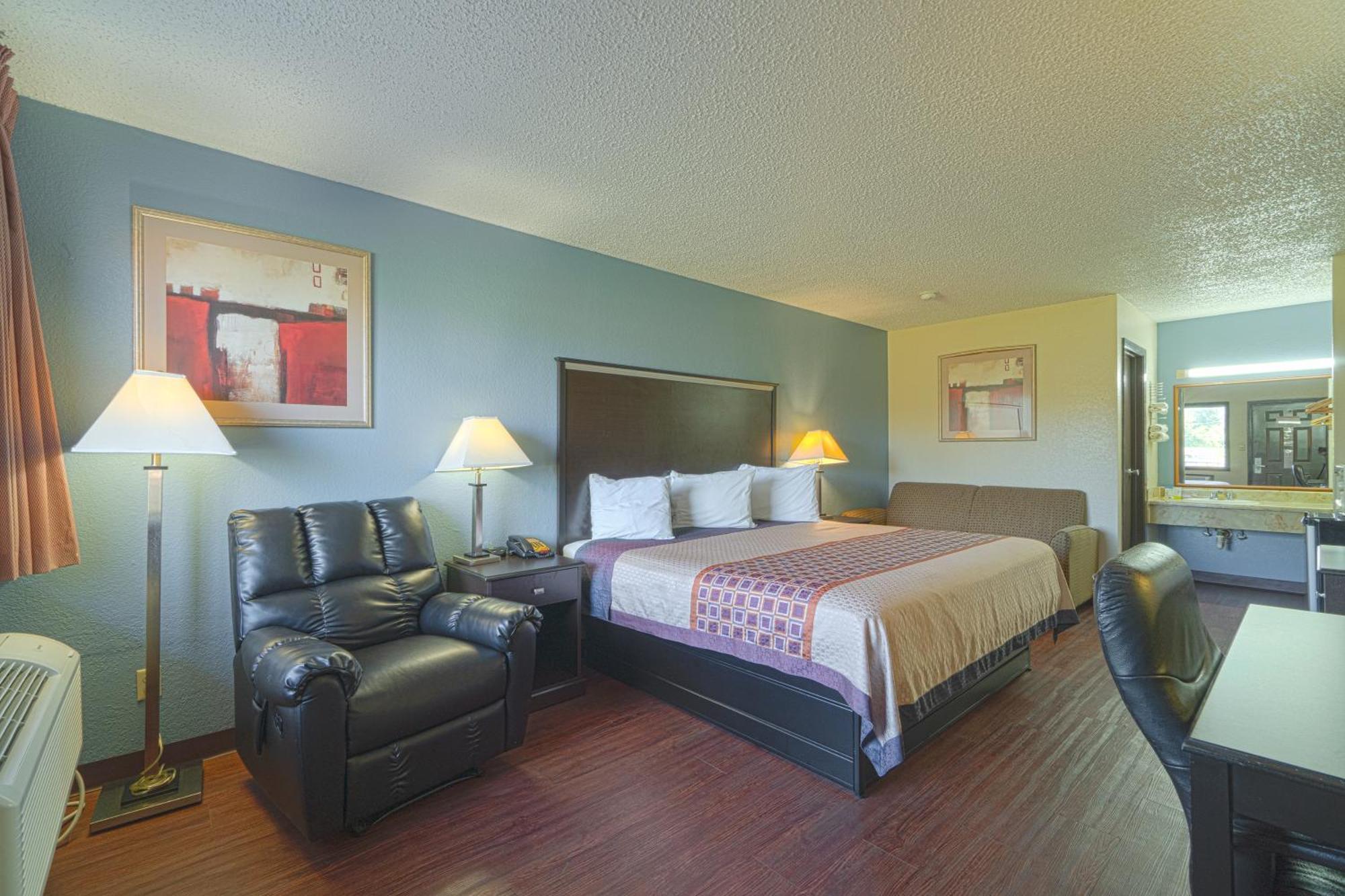 Regency Inn & Suites By Oyo Bay City Tx Extérieur photo