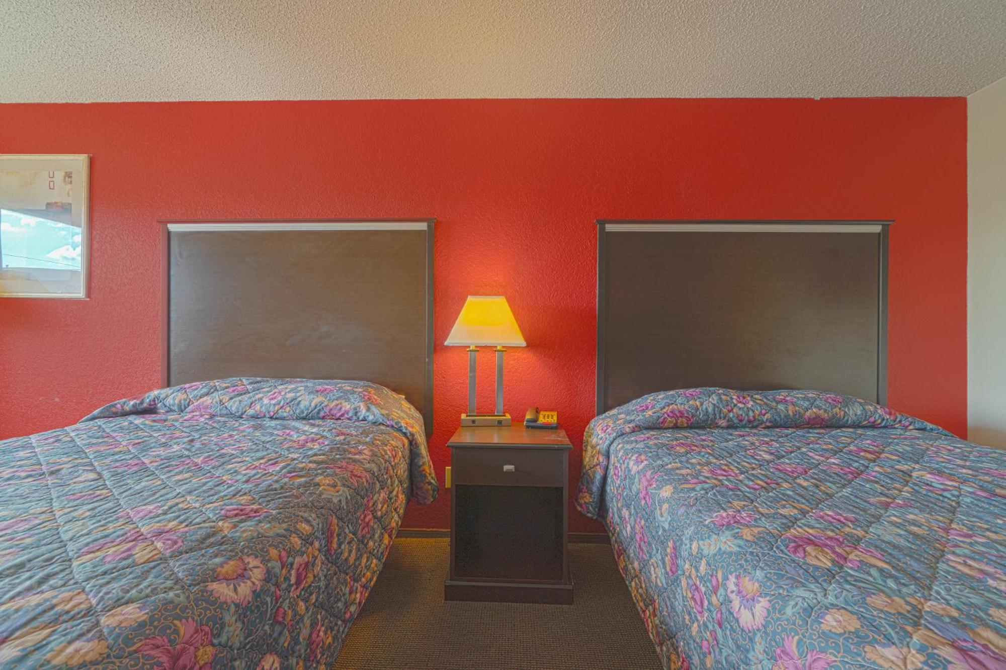 Regency Inn & Suites By Oyo Bay City Tx Extérieur photo