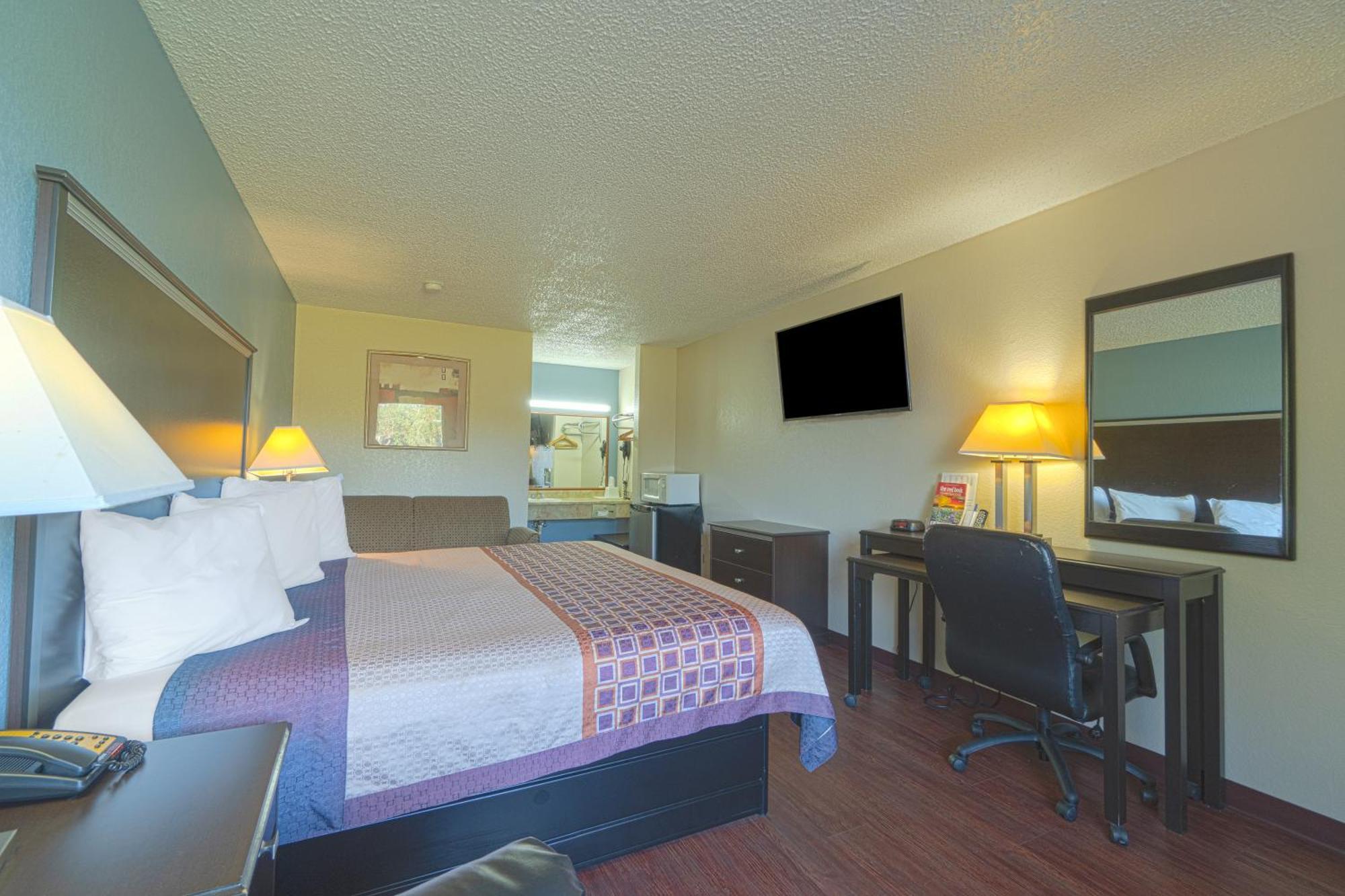 Regency Inn & Suites By Oyo Bay City Tx Extérieur photo