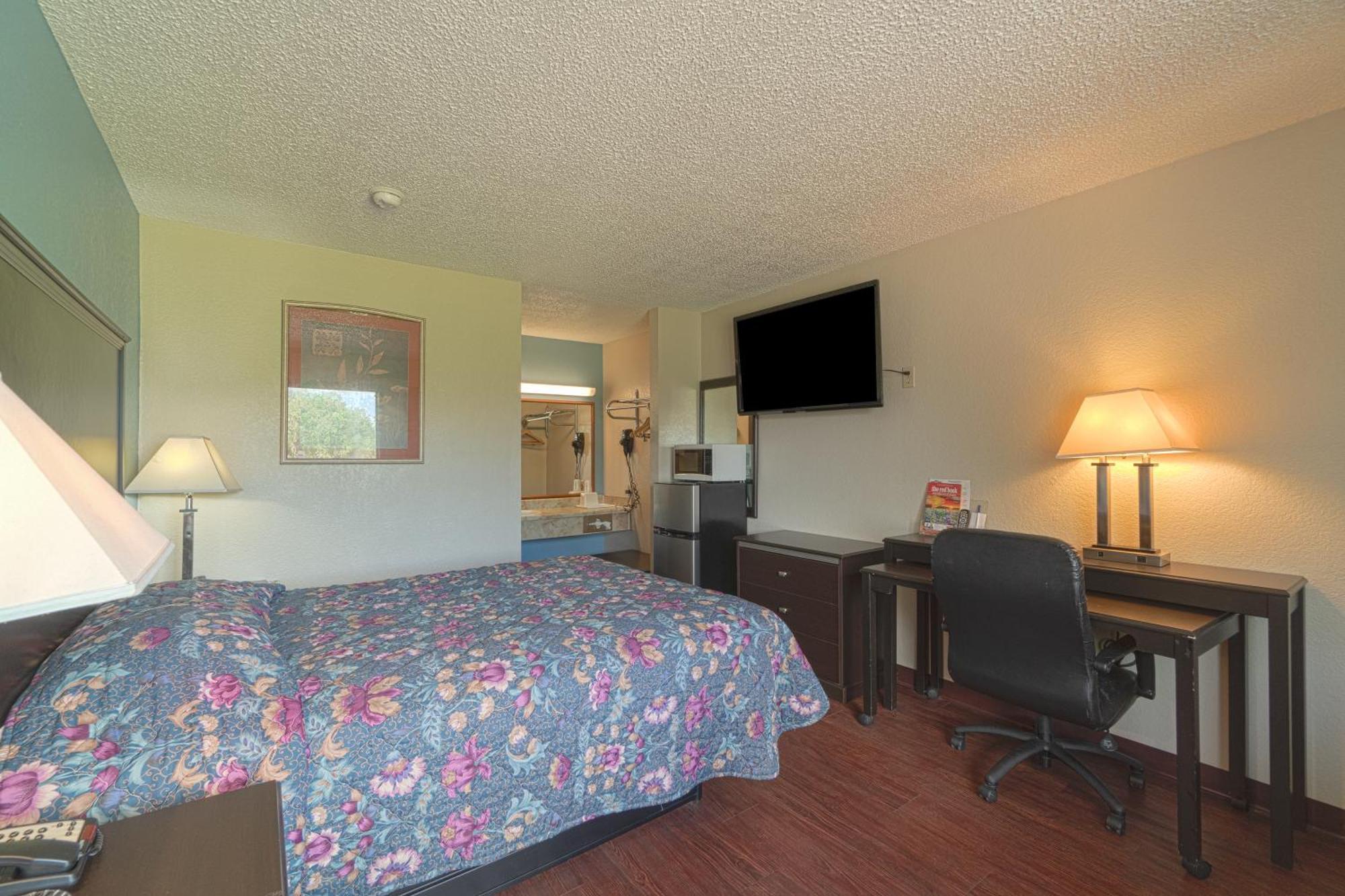Regency Inn & Suites By Oyo Bay City Tx Extérieur photo
