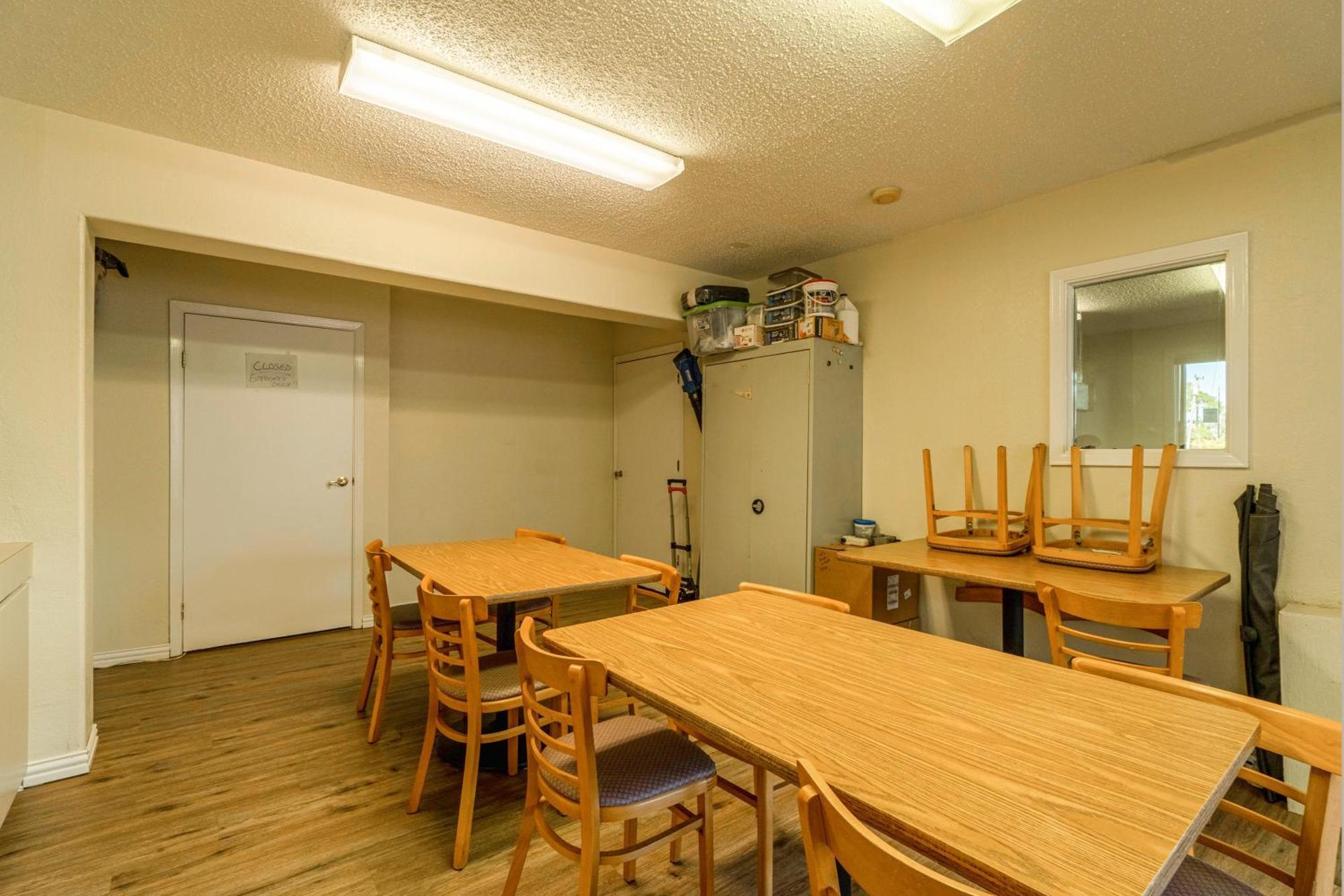Regency Inn & Suites By Oyo Bay City Tx Extérieur photo