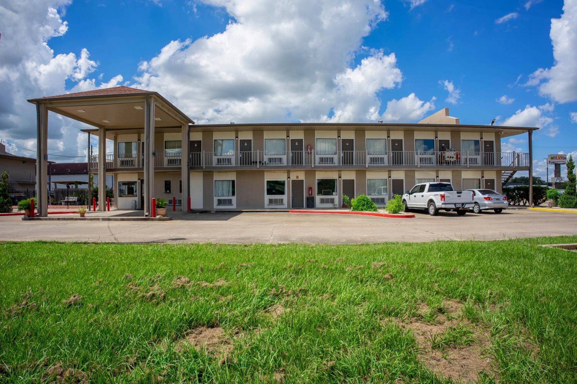 Regency Inn & Suites By Oyo Bay City Tx Extérieur photo